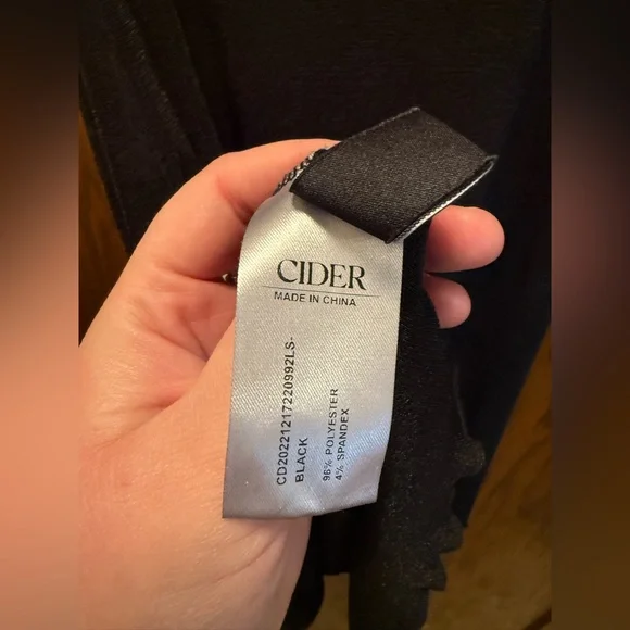 Elegant Black Maxi Skirt - Picture 4 of 6